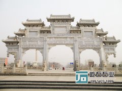 石雕之鄉(xiāng)漢白玉牌坊