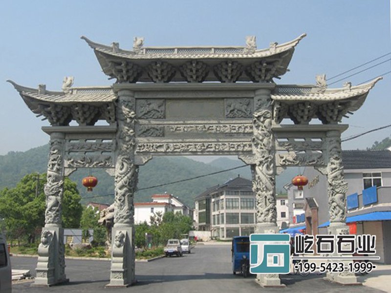 三門牌樓